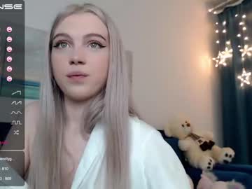 Nude cam girl small_blondee image #1315542