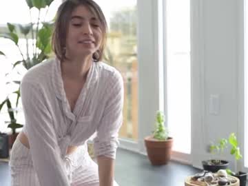 Nude cam girl lizmreow image #1631548