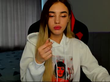 Nude cam girl angella_kleee image #1886529