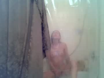 Nude cam girl little_and_petite image #4482674