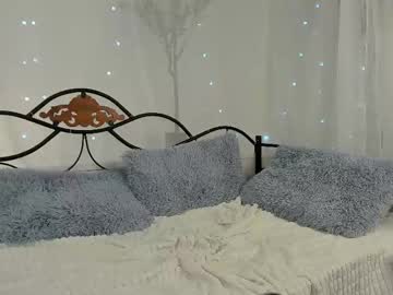 mikaelaeldzeo nude girls camming