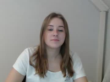 Nude cam girl ripe_cherry69 image #3403656