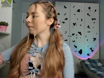 Nude cam girl thisisamelia image #3910375