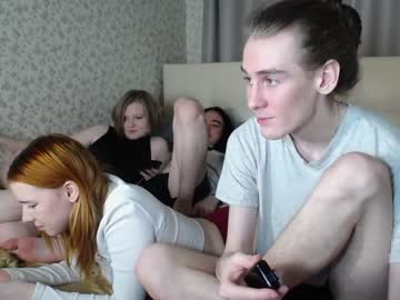 Nude cam couple lil_tips image #1515340