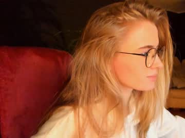 Nude cam girl linellali image #2929113