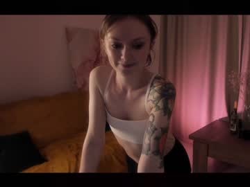 Nude cam girl caught_in_4k image #2070033