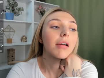 Nude cam girl zoieburton image #3873980