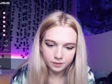 Nude cam girl small_blondee image #405075