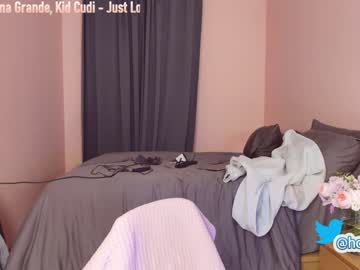 Nude cam girl hollyextra image #2184280