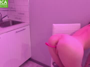 Nude cam girl queenieandliam image #1136333