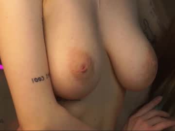 Nude cam couple jitoon_exe image #4330630