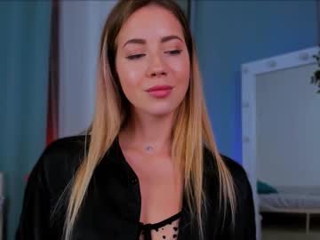 Nude cam girl emmi_rosee image #3581804