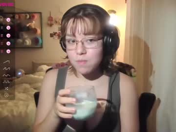 Nude cam girl ftarh18 image #4915677