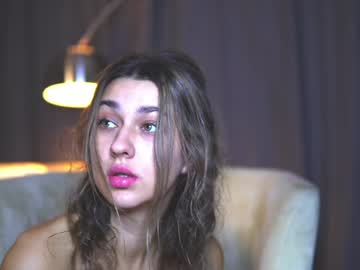 tait_less nude girls camming