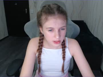 Nude cam girl kylie_mine image #2799555