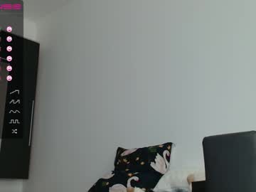 Nude cam girl isia_slay image #1672749