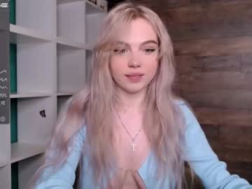 Nude cam girl small_blondee image #1543371