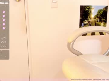 Nude cam girl little_effy18 image #4025766