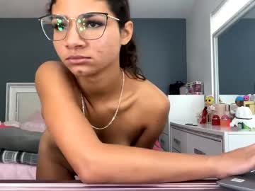 Nude cam couple tu_princesa27 image #5178772