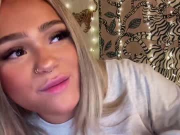 Nude cam girl ari_02 image #5275618