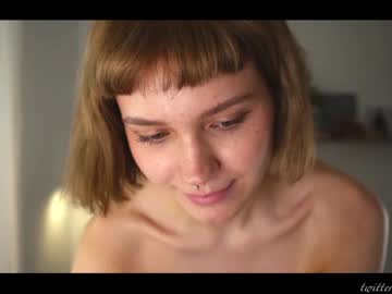 Nude cam girl luna_ai image #2770763