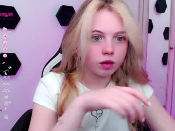 Nude cam girl small_blondee image #4209433