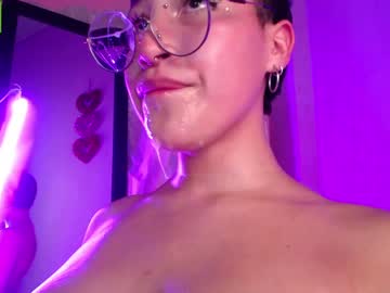 Nude cam girl little_cherryy_ image #3853781