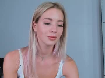 Nude cam girl emmi_rosee image #136341