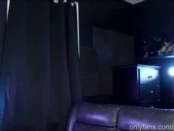Nude cam girl aynmarie image #2171871