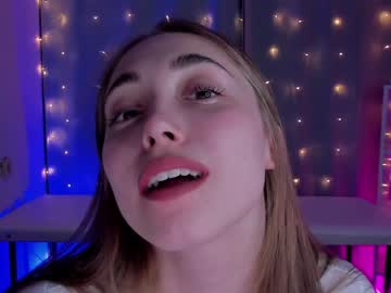 Nude cam girl vikki_opp image #1395008