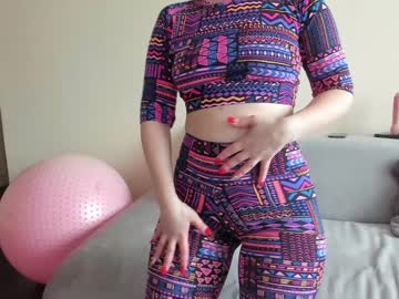 Nude cam girl emilymilf__ image #3816916