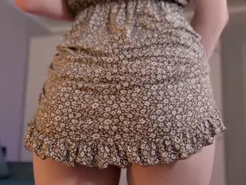 Nude cam girl _blackbee_ image #2048577