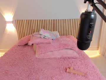 Nude cam girl little_effy18 image #4764232