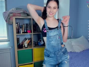 Nude cam girl youne_and_beautiful image #4451541