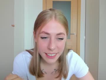 Nude cam girl _strawbeerry_ image #4317984