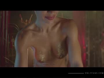 Nude cam girl lucieoude_ image #2667250