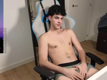 Nude cam man alessioleone image #5525084