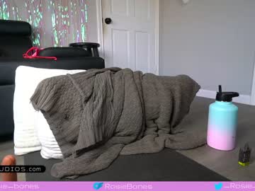 Nude cam girl rosiebones image #3913544