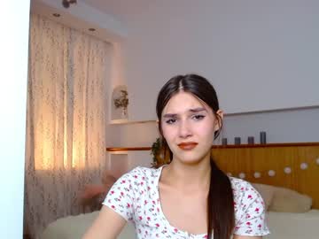 Nude cam girl li1lee_cherry image #2442199