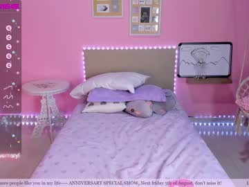 Nude cam girl little_effy18 image #2286575