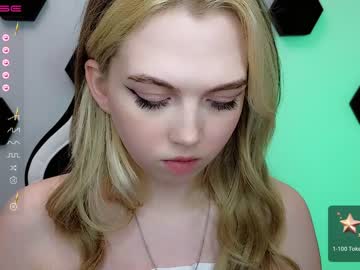Nude cam girl small_blondee image #4143666