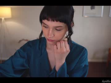 Nude cam girl luna_ai image #4289183