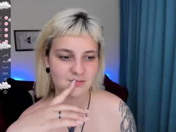 Nude cam girl yolandi_toit image #2279019