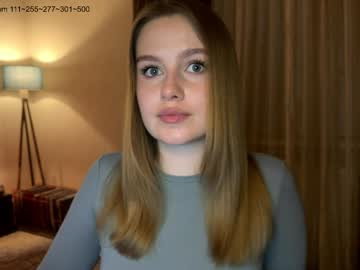 ksenomi nude girls camming