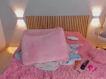 Nude cam girl little_effy18 image #5036361