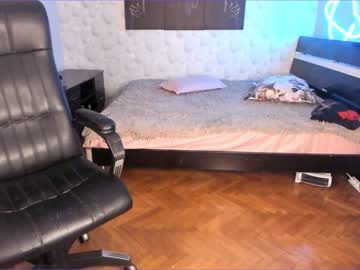 Nude cam girl kiki_rikii image #4777495