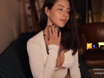 Nude cam girl effyloweell image #2752802