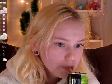 Nude cam girl lime_cat_nana image #3430544