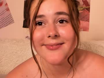 Nude cam girl emilia_me image #2044948