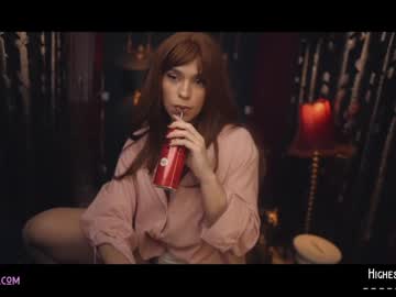 Nude cam girl lucieoude_ image #1575233